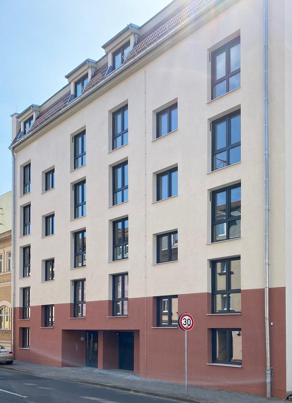 Straßenseitige Ansicht